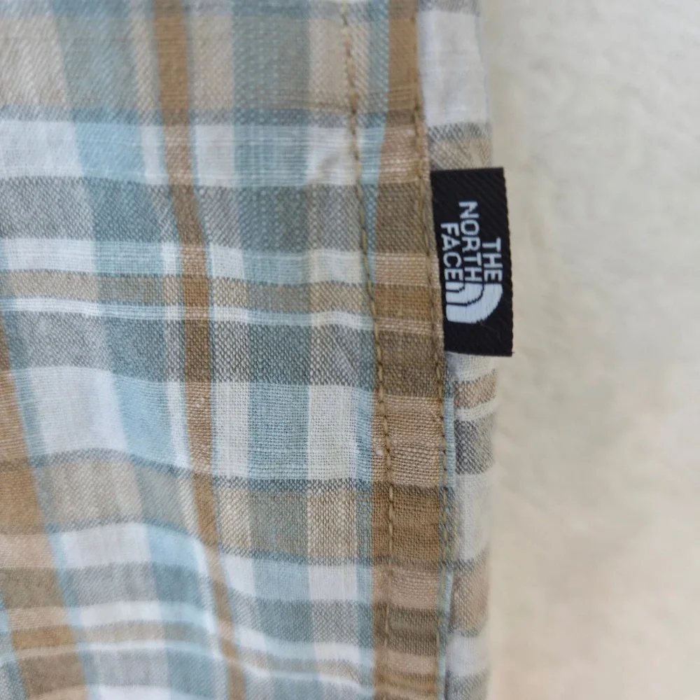 The North Face Plaid Button Down Men Large Blue Tan Excellent Short Sleeve Shirt